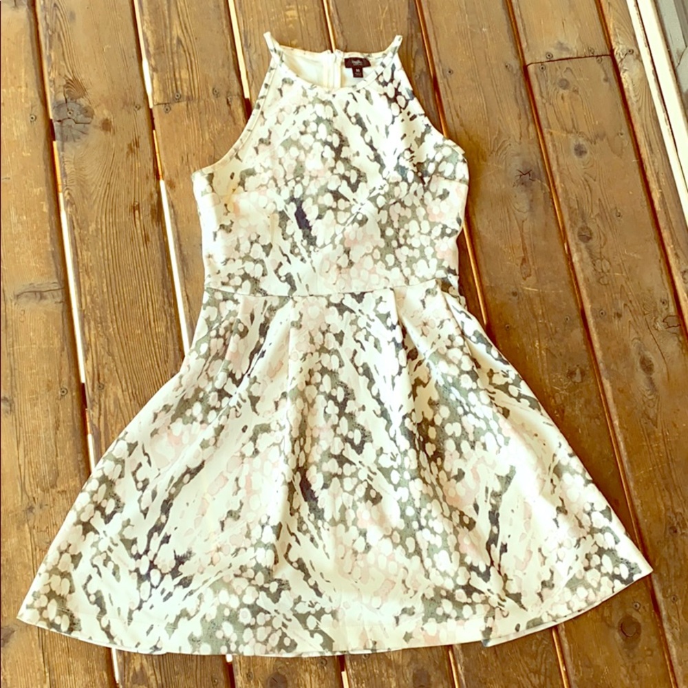 Short spring and summer dress